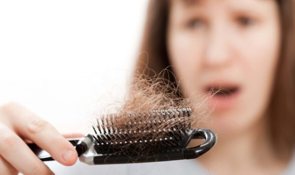 Saç Dökülmesinin Sebepleri Nelerdir?